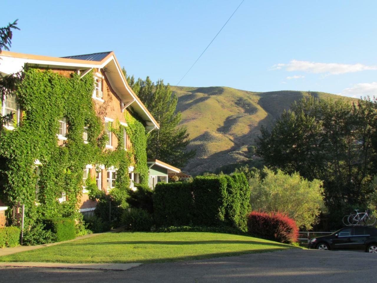 Warm Springs Inn & Winery Sunnyslope Bagian luar foto